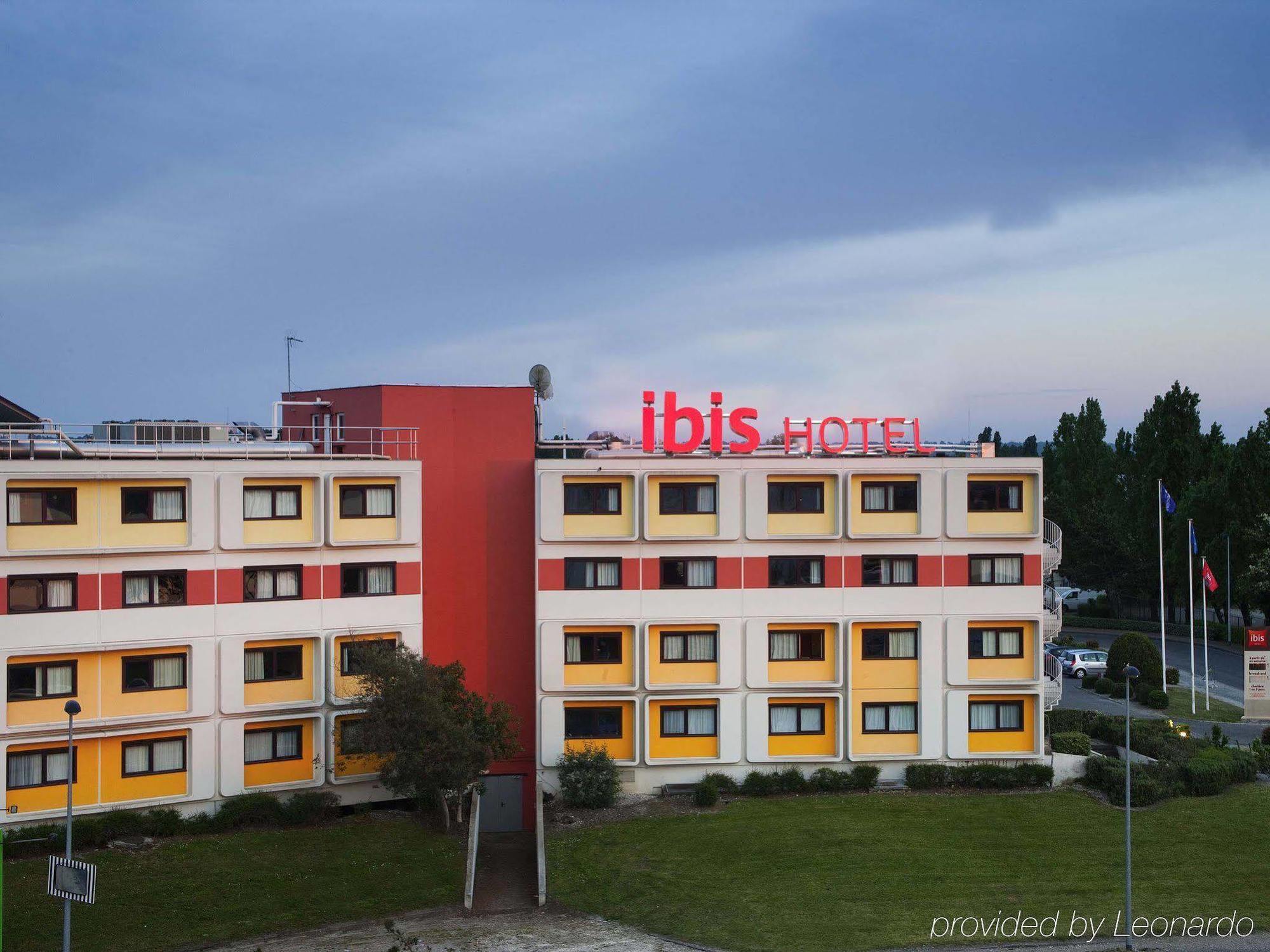 Отель Ibis Bordeaux Lac Экстерьер фото